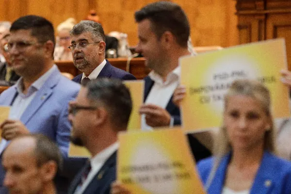 Proteste la asumarea răspunderii pe noile TAXE. Marcel Ciolacu: S-a terminat cu privilegiile la stat! Se va încheia o etapă din istoria României și cu șmecheria!