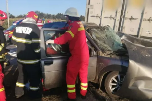 Val de accidente grave pe șoselele din România. Bilanț negru din ultimele ore: un mort și patru răniți