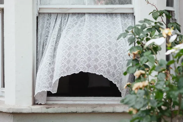 Te poți îmbolnăvi dacă "te trage curentul"? Cât adevăr există în această expresie - Unde se termină mitul și începe realitatea