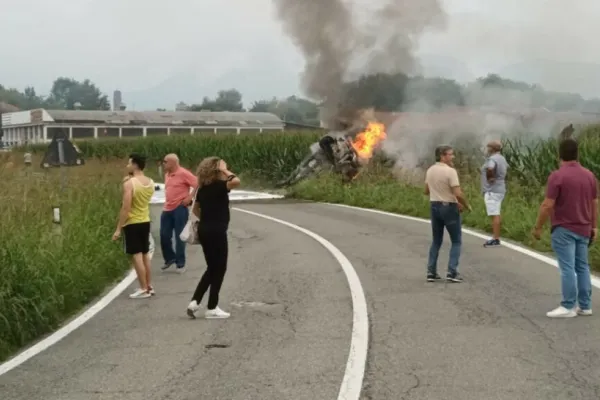 Accident aviatic îngrozitor - O fetiță de cinci ani a murit după ce un avion militar a căzut peste ea la Torino