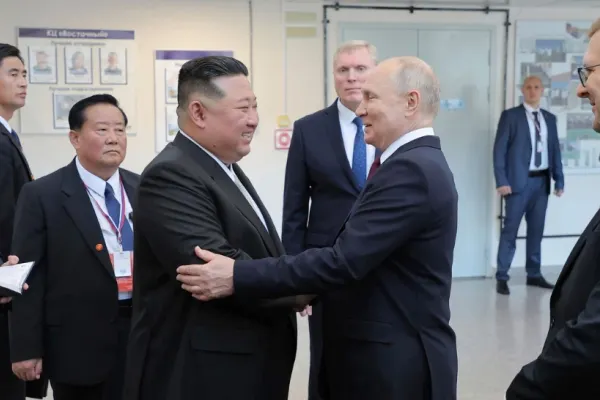 Gest INCREDIBIL făcut de securitatea lui Kim Jong Un, înainte de întâlnirea cu Putin | VIDEO