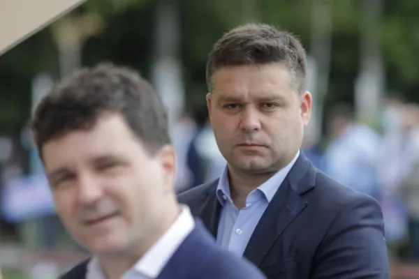 Nicușor Dan, apostrofat de Ciprian Ciucu în văzul lumii: "Tot în Ghencea veniți să votați? Ce le spuneți oamenilor"