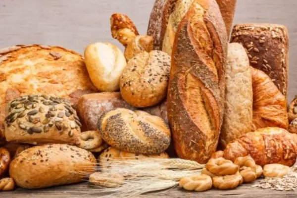 Prețurile alimentelor bat record după record. Agricultorii trag un semnal de alarmă: Pâinea se va scumpi semnificativ