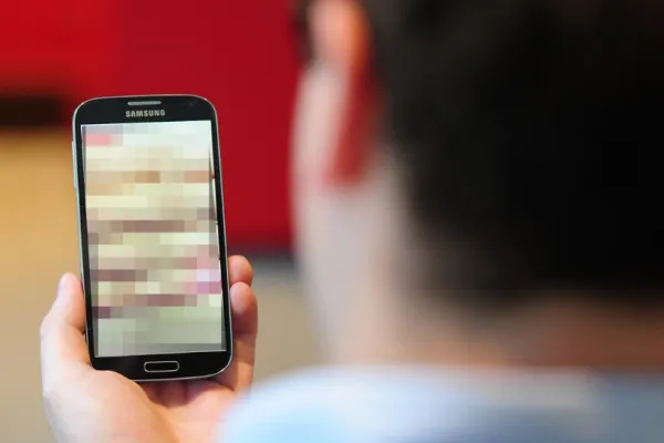 Guvernul pregătește legea anti-deepfake. Când va fi implementată și ce reglementări va avea