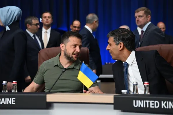 Noua narativă a propagandei lui Putin: Zelenski este un agent al serviciilor secrete britanice