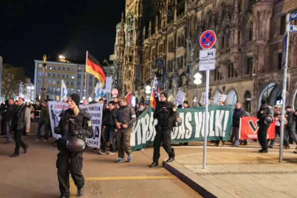 Alertă în Germania: creștere alarmantă a extremismului de dreapta. Sondajul care a pus pe jar politicienii