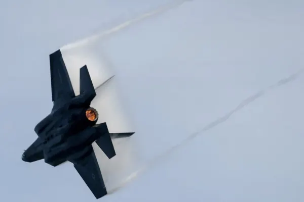 Armata României se modernizează. Guvernul a aprobat achiziţia a 32 de avioane F-35 de la americani