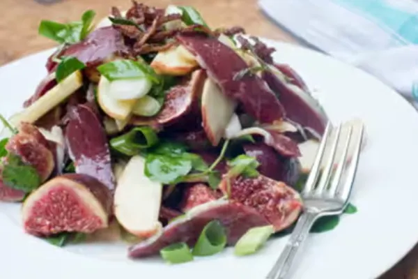 Salata de rață cu smochine, delicatesa servită de Vladimir Putin și Kim Jong la dineu. Cum se prepară și de ce ingrediente ai nevoie