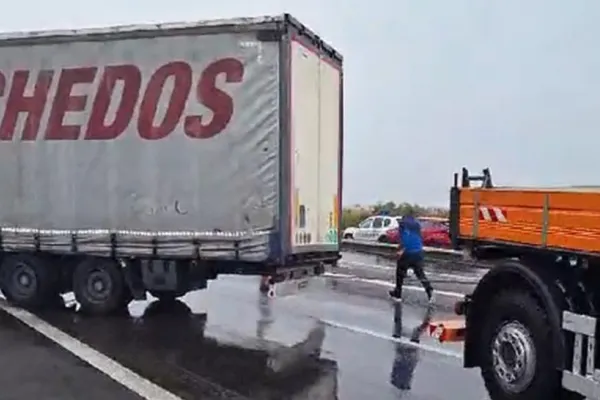 Accident grav pe A1: Un TIR a blocat complet traficul Pitești-București - Coloană de 2 kilometri de mașini spre Capitală