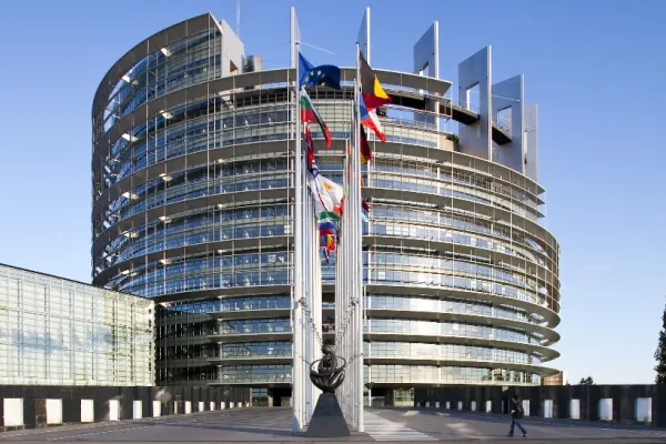 ALERTĂ cu bombă lângă Parlamentul European - Două școli din Strasbourg au fost EVACUATE