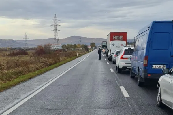 4 răniți, printre care și 3 copii, după ce o camionetă s-a răsturnat în județul Bistrița Năsăud - Minorii accidentați erau pietoni!