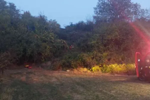 Accident teribil în Argeș - O femeie a murit după ce s-a răsturnat cu tractorul într-o râpă
