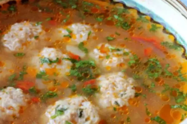 Ciorbă de perișoare ca la restaurant chiar la tine acasă. Cum poți obține un preparat demn de marii bucătari - Ingredientul cheie