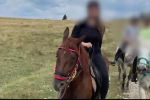 Cazul adolescentei de 16 ani, moarte în urma unei supradoze. Polițiștii care au ajuns primii la locul tragediei din Neamț, cercetați disciplinar