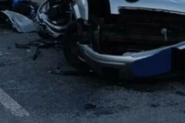 Accident grav, la Bicaz: Două persoane au MURIT după impactul dintre o motocicletă și o mașină