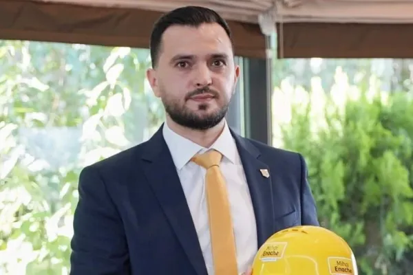 TU DECIZI. Dosar de candidat: Mihai Enache, candidatul de la AUR care se luptă cu coloșii de la Capitală