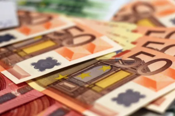 Cele două Românii decise de aleși în 2023: TAXE pentru românii de rând, pensii uriașe pentru SPECIALI - TOP pensionari de lux