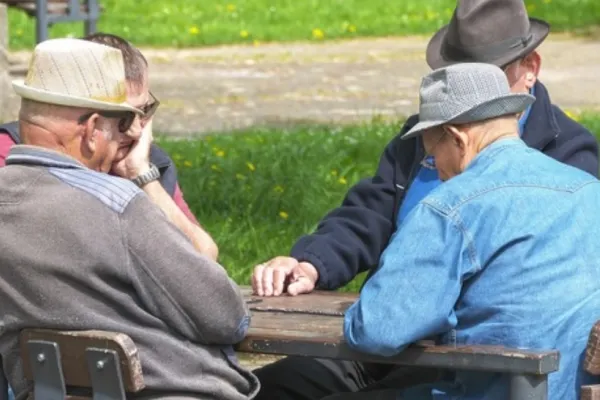 Dezbatere națională / România la apel, la ora 21.00, la Realitatea PLUS - Răspunsuri pentru pensionari