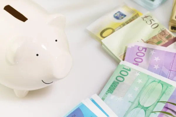Fondurile de pensii din România au de recuperat 90 de milioane de euro de la banca guvernată de ruși, supusă sancțiunilor