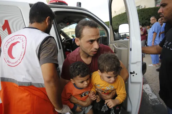 Convoi medical bombardat de israelieni, susține Ministerul Sănătății din Gaza
