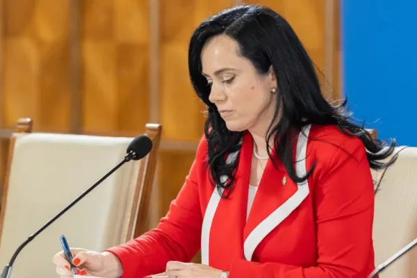Simona Bucura Oprescu: "S-au găsit bani de către unii în 2020-2021 pentru vaccinuri care au fost aruncate - Trebuie să găsim bani și pentru pensii"