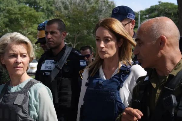 Șefele Uniunii Europene, duse într-un adăpost antiaerian. In timpul vizitei în Israel. S-a dat alertă de atacuri Hamas - VIDEO