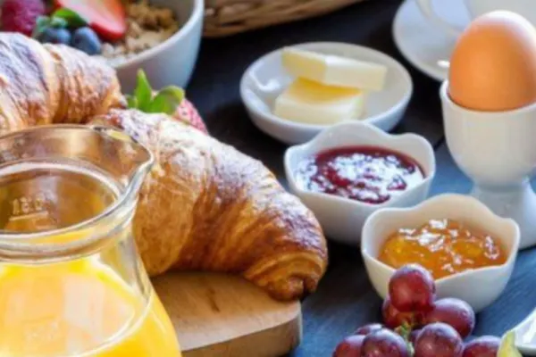 Ce poți mânca și bea dimineață, pe stomacul gol și ce nu este bine să consumi deloc la prima oră - TOP 3 alimente interzise
