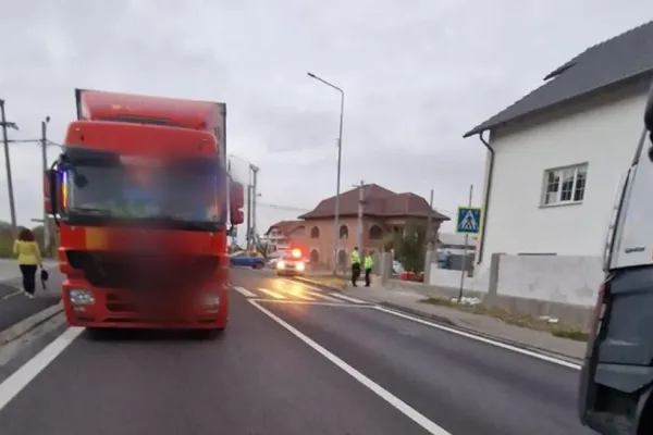 Două accidente grave în județul Vâlcea: 2 bătrâni loviți pe trecere și alte 4 persoane rănite după ce un șofer bulgar a derapat