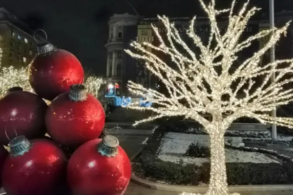 Ce decorațiuni sunt în Capitală de Crăciun și Anul Nou - Nicușor Dan, anunț despre cele 5 milioane de lei date din buget