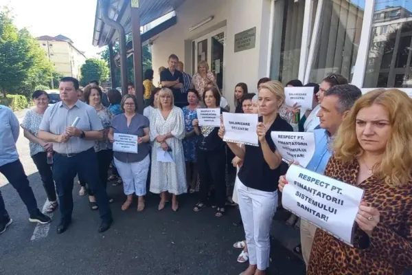 Criza din sănătate. O nouă zi de proteste ale angajaților Caselor Judeţene de Asigurări de Sănătate