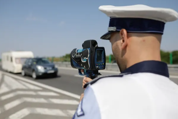 Șofer teribilist de 20 de ani, prins cu o viteză de 227 km/h: oprit cu focuri de armă de polițiști - amenda colosală pe care a primit-o