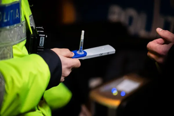 Ce pedepse au primit cei doi polițiști de la Rutieră prinși în flagrant luând mită pe Dorobanți