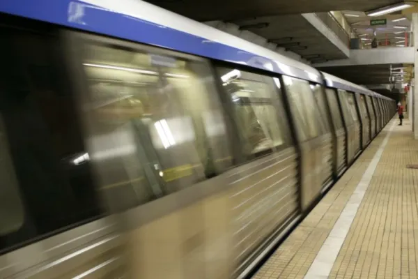 Nicușor Dan mută „Ordonanța Metrorex” la CCR. Experți din infrastructură susțin că Guvernul a greșit procedura