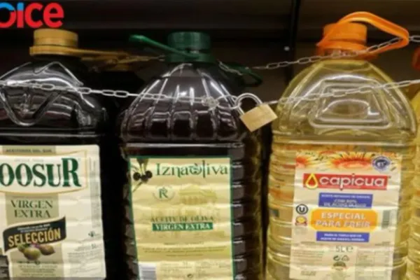 Explozia prețurilor a dus la măsuri fără precedent. Alimente de larg consum, legate cu lanțul, în supermarketurile internaționale