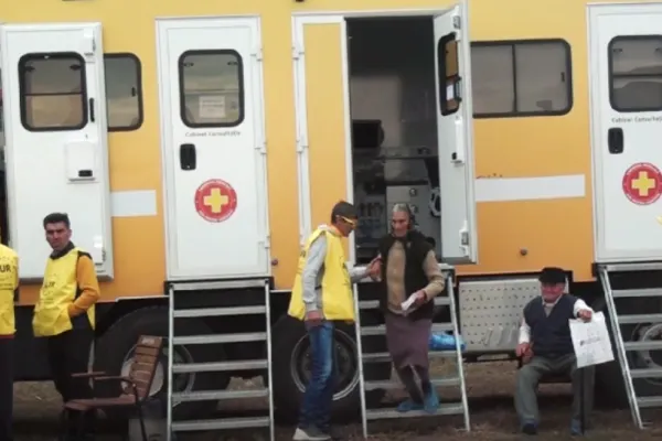 Caravana România Suverană, alături de Spitalul mobil AUR, a ajuns în Oltenia. Viața unui pacient cu infarct miocardic acut a fost SALVATĂ