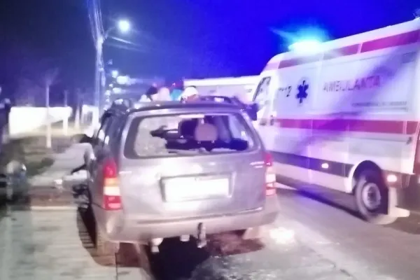 Accident grav în Dumbrăveni: Două victime au ajuns la spital - Autoturismul a părăsit partea carosabilă