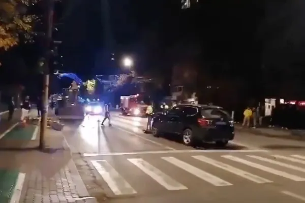 Bărbat spulberat pe o trecere de pietoni din Mediaș. Șoferul a fugit de la locul accidentului. Victima a ajuns la spital cu multiple fracturi
