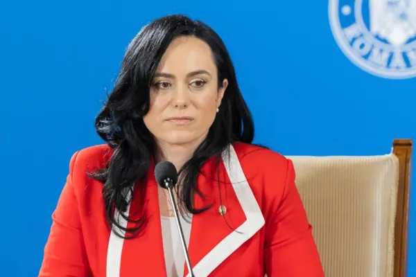 Ministrul Muncii DEMISIONEAZĂ înainte de marea recalcularea pensiilor: Ce va face Simona Bucura