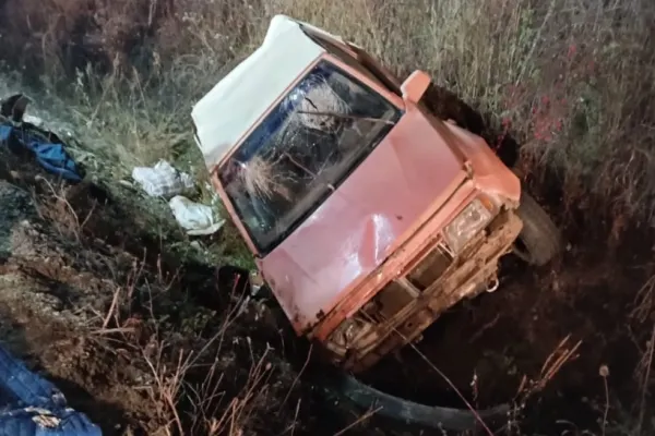 Demn de „Așa nu!”. Băut, fără permis și cu mașina neînmatriculată, și-a lăsat pasagerul rănit și a fugit de la locul accidentului