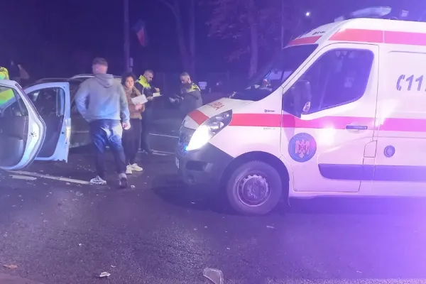 Tragedie evitată în ultima clipă: Un adolescent de 15 ani a furat o mașină și a accidentat alt tânăr