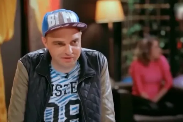 Un DJ român celebru în anii '90, condamnat pentru pedofilie, a fost extrădat din Italia. Planul perfid prin care șantaja minorele