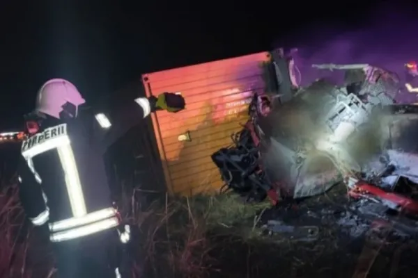 Accident teribil în Giurgiu, între două TIR-uri - Un șofer a murit ars de viu