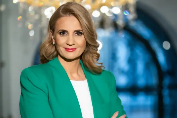 Anca Alexandrescu, împiedicată să filmeze pe podul de la Brăila. Momentul confruntării cu forțele de ordine VIDEO