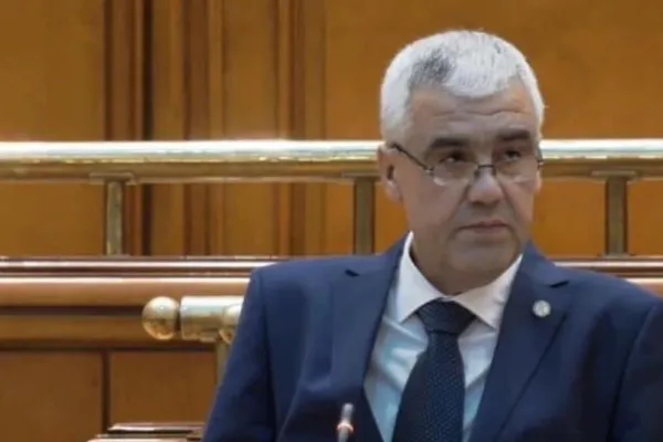 Un deputat PNL şi unul neafiliat au trecut la grupul AUR - Regrupare parlamentară înainte de alegeri