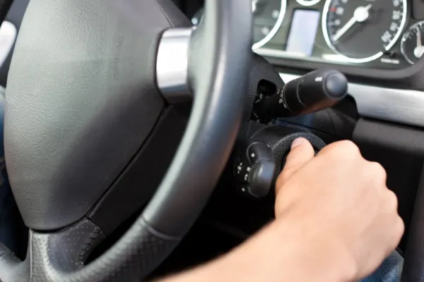Mașina personală, folosită cel mult 6.500 km/an - Strategia asumată, oficial, prin act normativ aprobat de Guvern