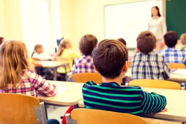 Guvernul Ucrainei a adoptat o decizie privind utilizarea conceptului de „limba română" în loc de „moldovenească" - Anunţul Ministerului Educaţiei de la Kiev