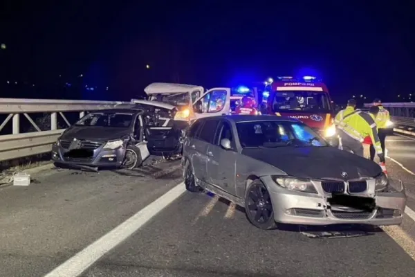 Accident în lanț, cu șapte mașini implicate, pe autostrada A1. Traficul, blocat
