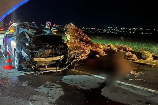 Val de accidente pe șoselele din România. 3 oameni, inclusiv un copil, au ajuns la spital în stare gravă, la Suceava. Carambol cu 5 mașini în București