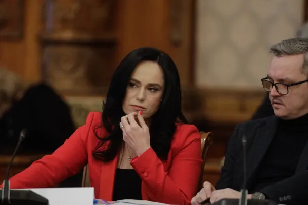 Scandal în comisiile din Parlament, din cauza bugetului - Ministrul Muncii, acuzat că a schimbat cifrele pentru pensii