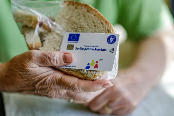 Crește numărul românilor care pot beneficia de tichete sociale pentru alimente şi mese calde - Când intră banii